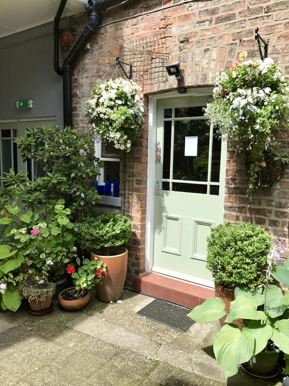 Dairy Guest House York Esterno foto