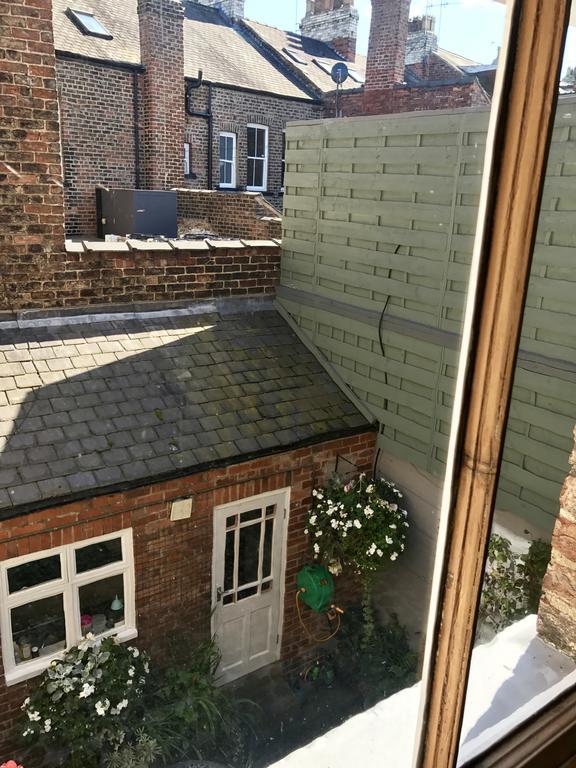 Dairy Guest House York Esterno foto
