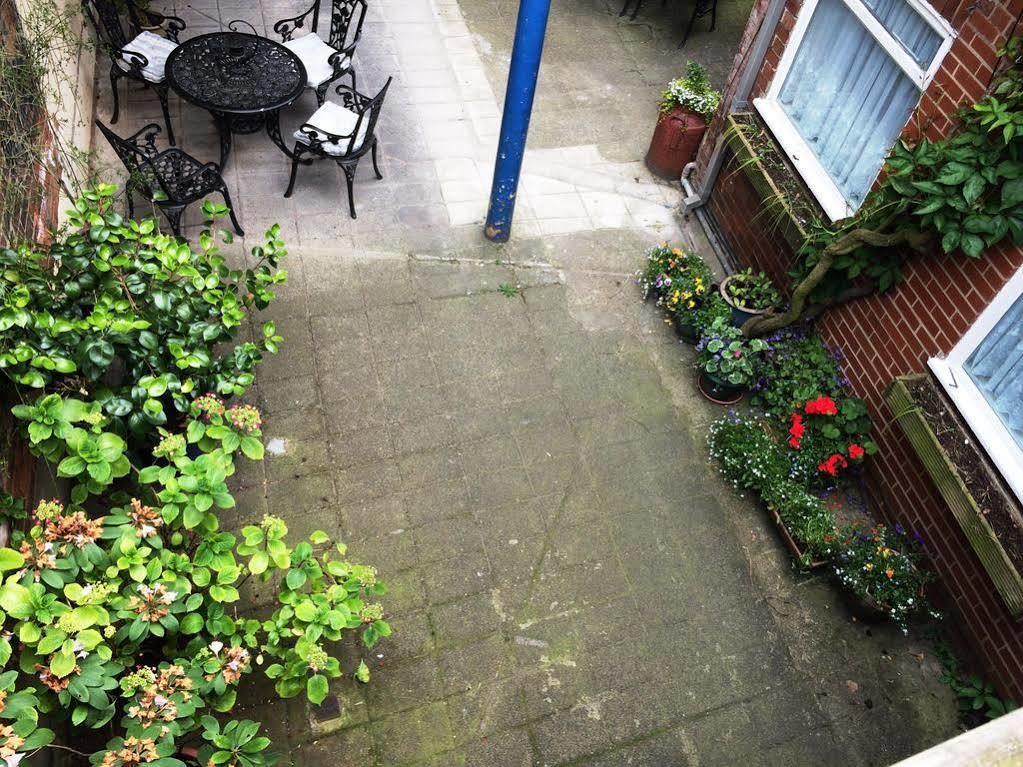 Dairy Guest House York Esterno foto