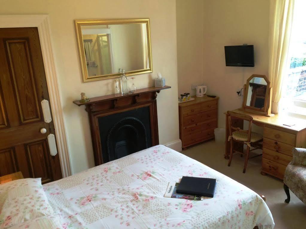 Dairy Guest House York Esterno foto